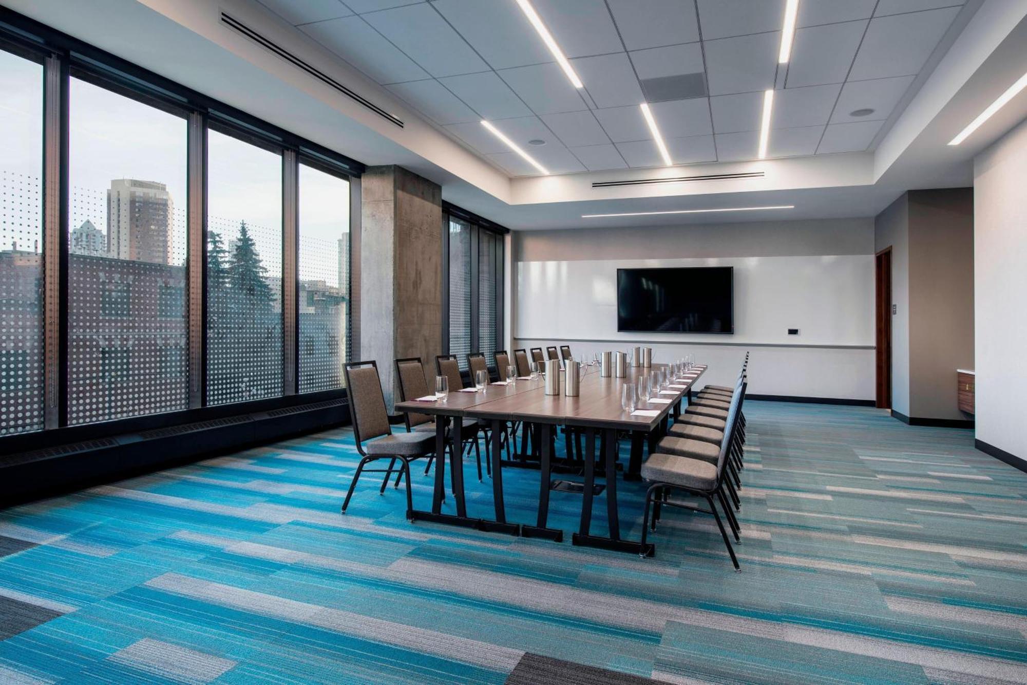 Residence Inn By Marriott Calgary Downtown/Beltline District Ngoại thất bức ảnh